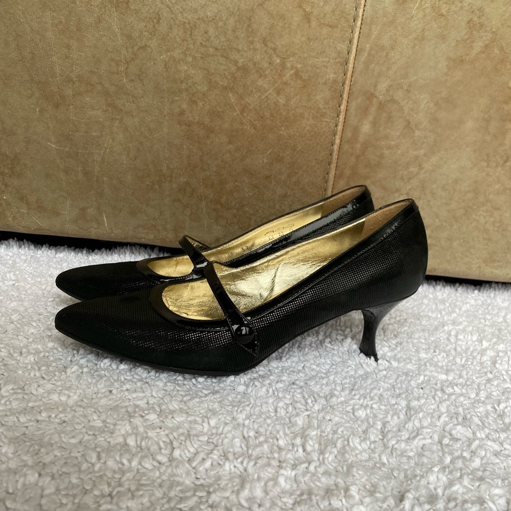 Ron White Gorgeous dressy low heel pump